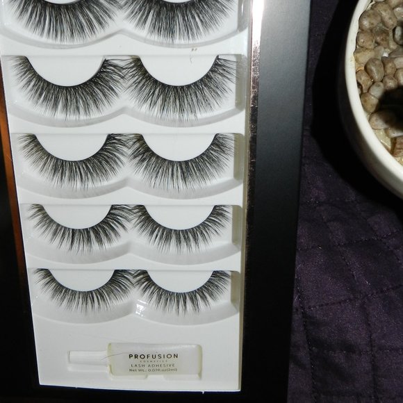 Profusion Oh, Darling 6 Pc set 5 Eyelash sets & one Adhesive  - Black SEALED NEW - Picture 6 of 11